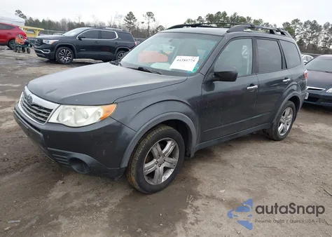 2010 Subaru Forester 2.5X Premium z USA, uszkodzony, nr VIN JF2SH6CC3AH915357